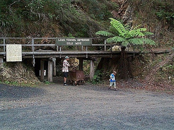 entrance-long-tunnel-mine-Walhalla.jpg