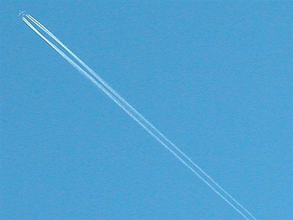 DSCN7354-Jets-overhead-all-day.jpg