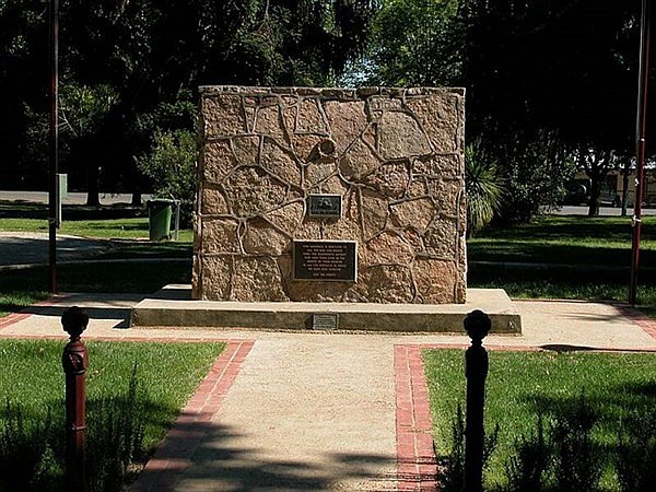 DSCN7393-War-memorial.jpg